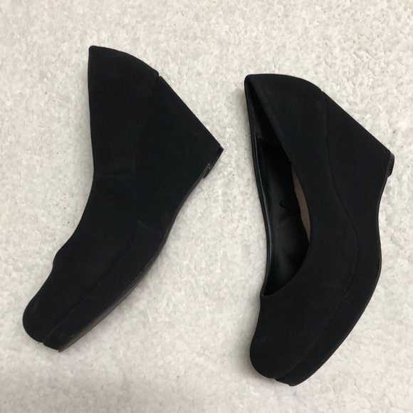 Black closed toe wedges - Picture 4 of 4